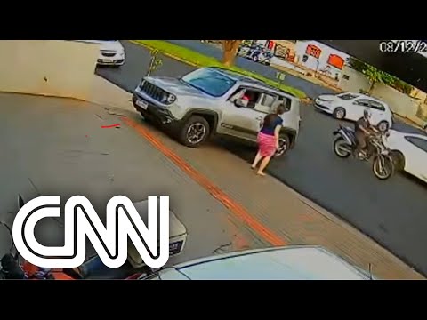 Pai evita acidente em carro com filha de 3 anos | CNN 360º